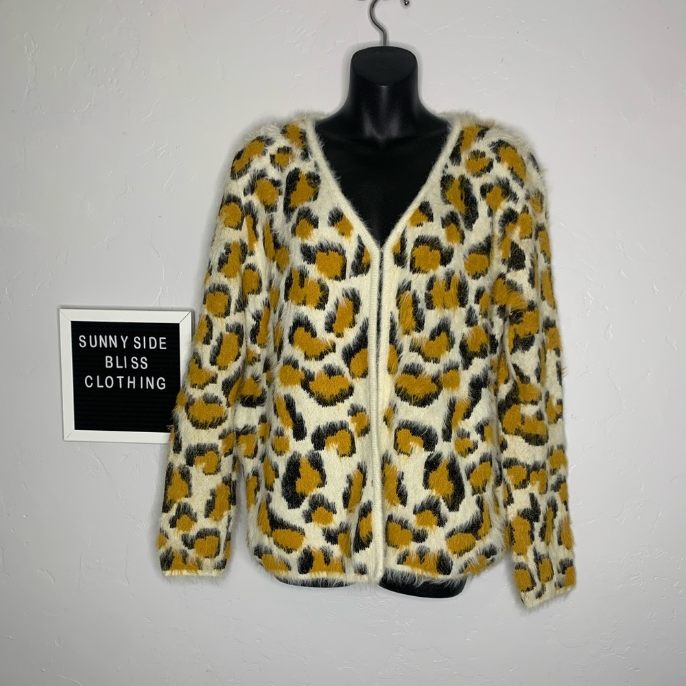 Boho Cheetah Print Fuzzy Cardigan Sweater Cream Yellow Cozy Soft Size Medium